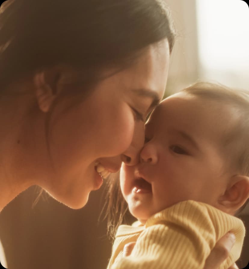 Nâng niu làn da bé trong năm đầu: hành trình của tình yêu và sự săn sóc